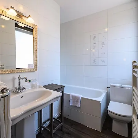 Urban Style Saint Claire Отель