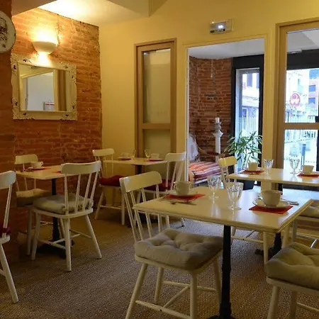 Отель Urban Style Saint Claire 3*