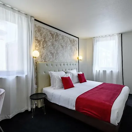 Готель Urban Style Saint Claire 3*